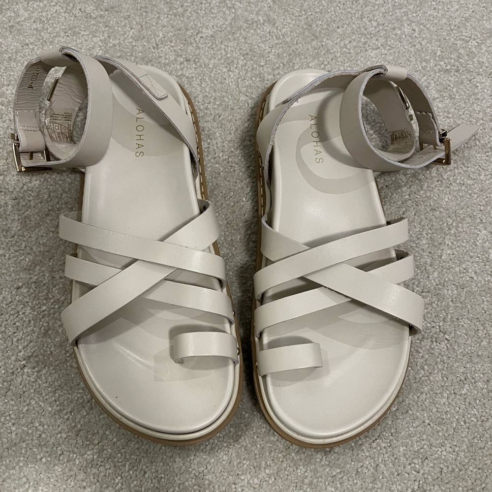ALOHAS Cream Strappy Leather Sandals